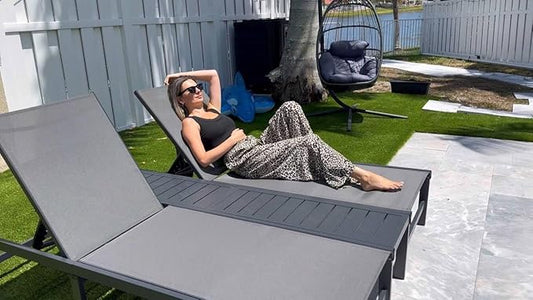 PURPLE LEAF Outdoor Double Chaise Lounge Modern Aluminum Lounge Chairs with Independently Adjustable Backrest Tanning Daybed Reclining Loveseat for Pool Beach Garden Patio Lounger Grey