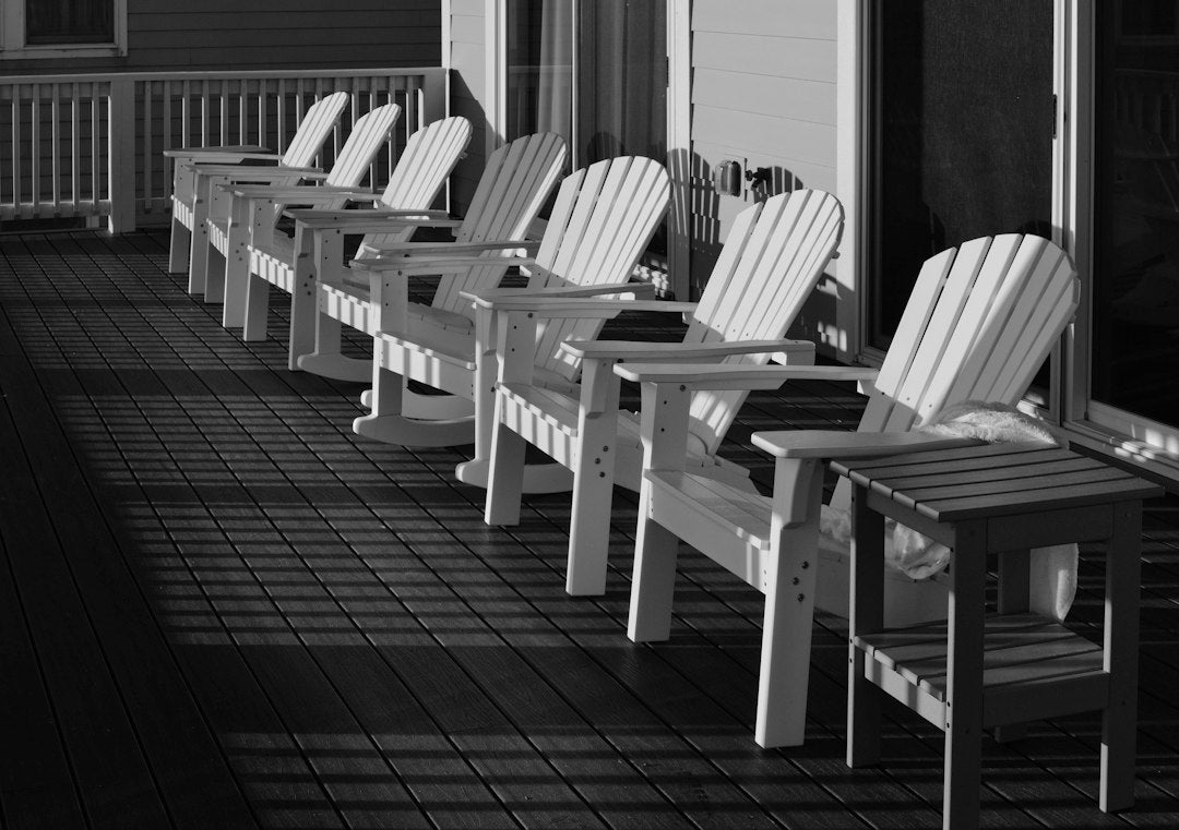 Spring Motion Patio Dining Chairs vs. Standard Chairs: Best Choice for Small Decks