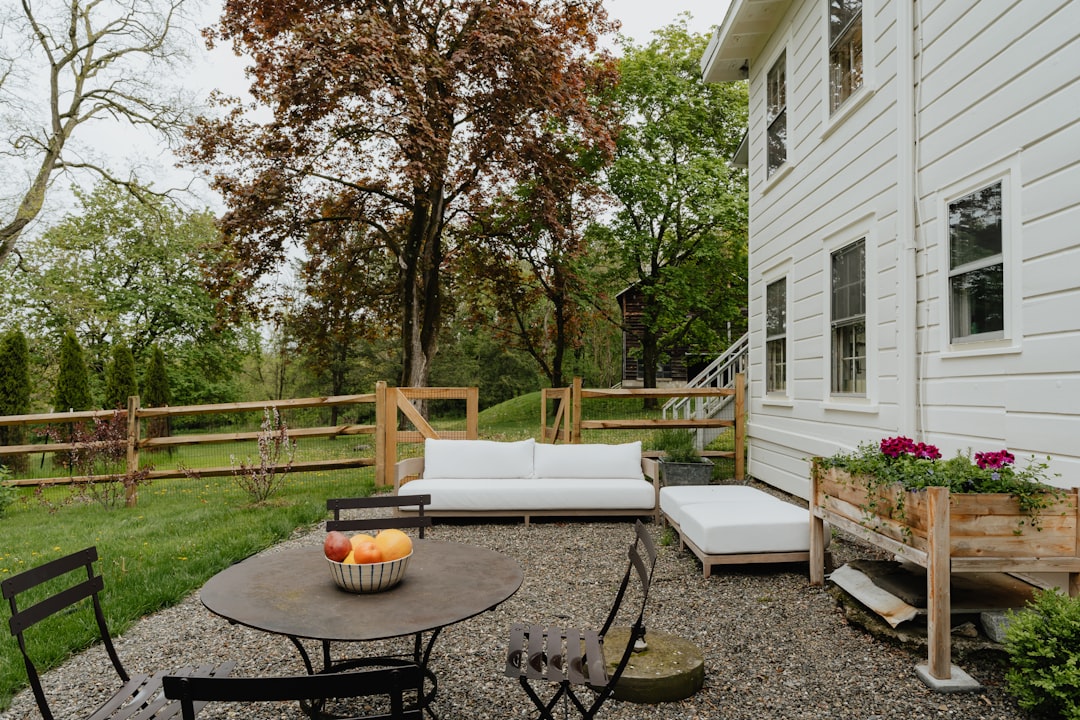 DIY Outdoor Furniture Makeover: Transform Old Pieces into Stunning Patio Accents