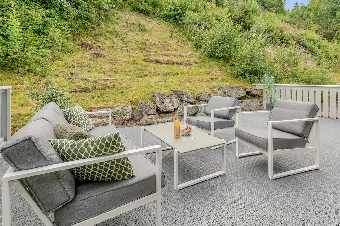 Best Patio Conversation Sets Under 500 for a Small Deck: Budget-Friendly Picks That Feel Bigger