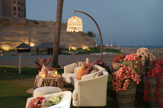 10 Must-Have Accessories to Enhance Your Outdoor Lounge Area