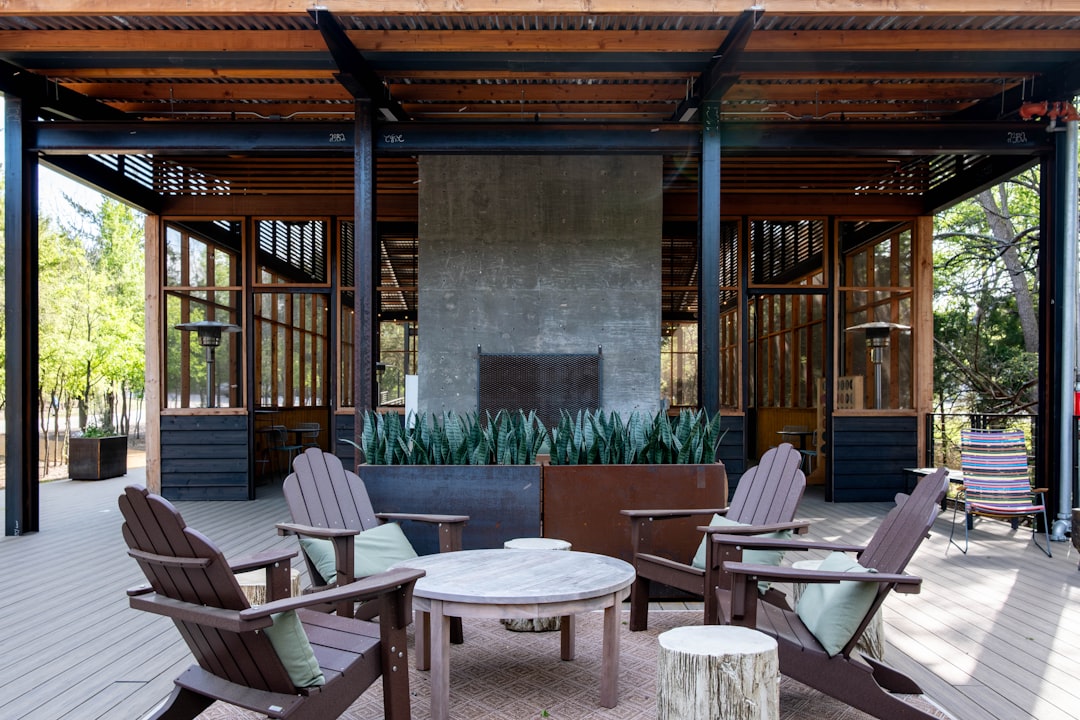 Create a Cozy Outdoor Lounge: Essential Tips for Styling Your Patio