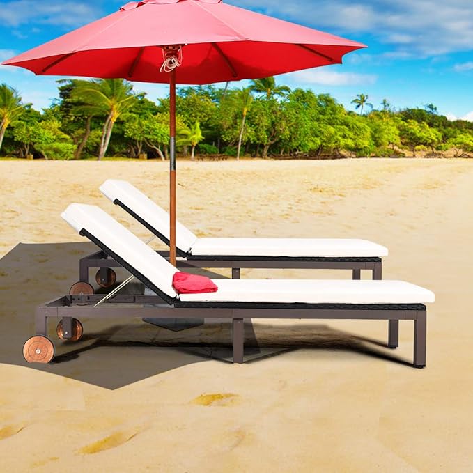 Tangkula Patio Chaise Lounge Chair, Outdoor Rattan Lounger Recliner Chair with Wheels, Wicker Chaise Chair with Cushioned Seating, Recliner 5-Position Adjustable for Garden, Patio, Poolside (1, Beige)