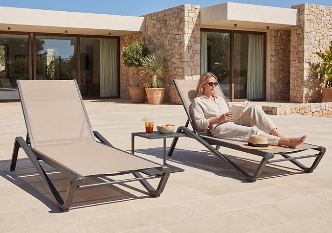 Outdoor Chaise Lounge Chair Set of 2 with Side Table, 5-Position Adjustable Patio Lounge Chair with Aluminum Frame, Textilene Fabric Pool Loung Chairs for Poolside, Deck, Backyard (Khaki)