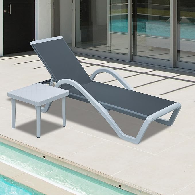 Domi Outdoor Lounge Chair, Aluminum Patio Chaise Lounge with 5 Position Adjustable Backrest and Wheels, All Weather Reclining Chair with Armrest and Side Table for Patio, Yard,Balcony,Poolside (Grey)