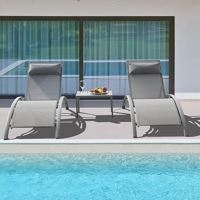 Outdoor Chaise Lounge Set of 3, Aluminum Patio Outdoor Lounge Chair for Beach Pool Sunbathing, Adjustable Lawn Lounger Recliner Chair Outside Tanning Chairs with Armrest, with Side Table, Grey