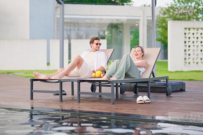 PURPLE LEAF Outdoor Double Chaise Lounge Modern Aluminum Lounge Chairs with Independently Adjustable Backrest Tanning Daybed Reclining Loveseat for Pool Beach Garden Patio Lounger Beige
