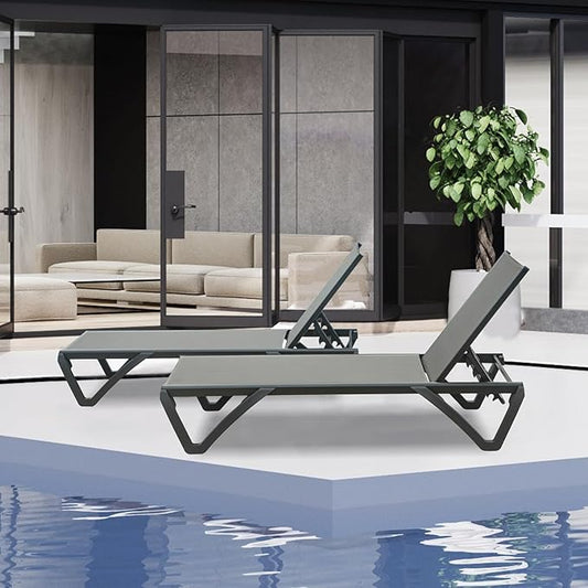 Outdoor Lounge Chairs Set of 2, Aluminum Pool Lounge Chairs with 5 Adjustable Backrest and Side Table, Full Flat Patio Lounge Chair for Sunbathing & Tanning, Poolside, Patio, Beach -Grey