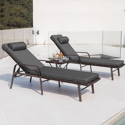 Kurapika Patio Chaise Lounge Set 3 Pieces Outdoor Lounge Chair, Rattan Reclining Chair Adjustable Backrest, Pool Sunbathing Recliners with Folding Table for Poolside Beach, Grey