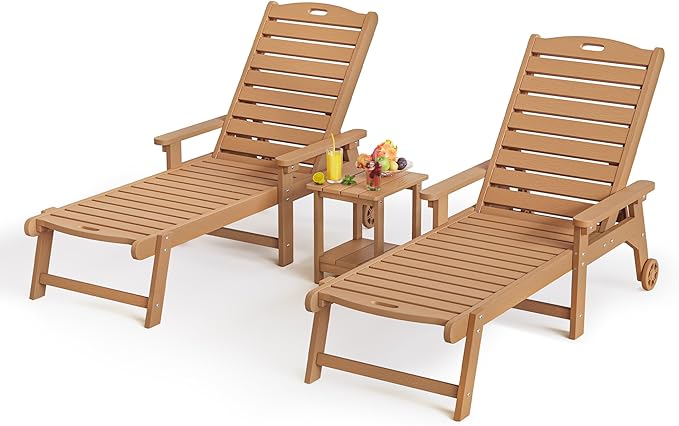 LUE BONA HDPS Chaise Lounge Chairs Set with Table, 3-Piece,Outdoor Pool Lounge Chair with Adjustable Backrest, Resin Patio Lounge Chairs with Wheels for Outside, Teak Color
