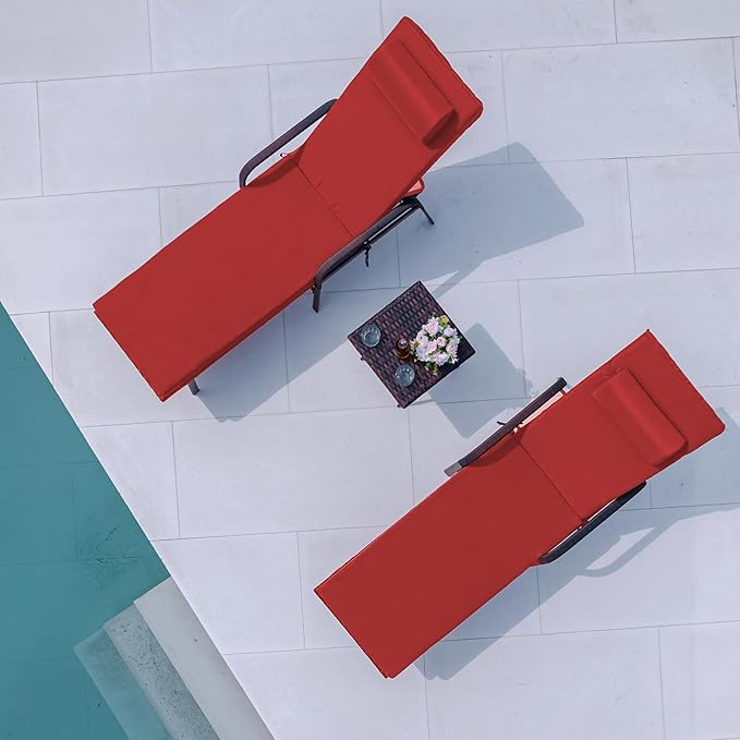 Kurapika Patio Chaise Lounge Set 3 Pieces Outdoor Lounge Chair, Rattan Reclining Chair Adjustable Backrest, Pool Sunbathing Recliners with Folding Table for Poolside Beach, Red