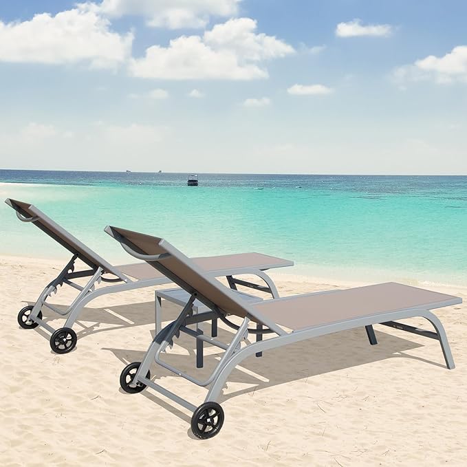 Domi Pool Lounge Chairs Set of 3, Adjustable Aluminum Outdoor Chaise Lounge with Wheels Patio Lounge Chairs with Side Table, All Weather for Deck Lawn Poolside Backyard-Khaki Textilene