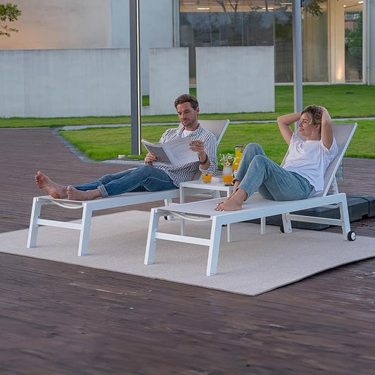 PURPLE LEAF Patio Lounge Chair 2 Pieces White Aluminum Outdoor Chaise Lounge for Pool Backyard Beach with Wheels and Table, Linen