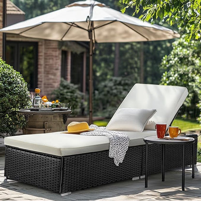 VINGLI Outdoor Chaise Lounge, Wicker Recliner w/Adjustable Backrest, Thick Water Repellent Cushions, Patio Rattan Lounge Chairs for Lawn, Beach, Balcony, Poolside (Black)