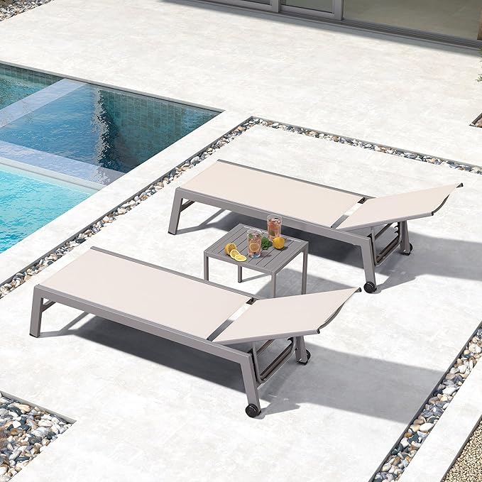PURPLE LEAF Outdoor Lounge Chair Set for 2 Aluminum Patio Chaise Lounger with Easy-to-Move Wheels and Adjustable Backrest Pool Reclining Lounge Chairs for Beach Yard Poolside Table Included, Khaki