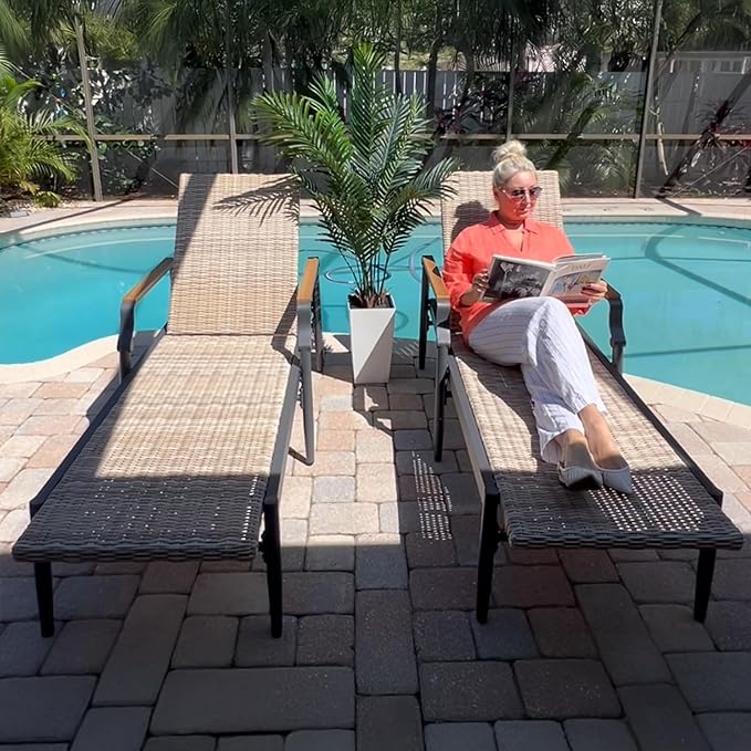 PURPLE LEAF Outdoor Chaise Lounge Chair Set of 2 Patio Pool Lounger Wicker Chairs with Wooden Armrest Sunbathing Tanning Recliner for Pool Backyard Garden Beige