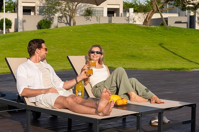 PURPLE LEAF Outdoor Double Chaise Lounge Modern Aluminum Lounge Chairs with Independently Adjustable Backrest Tanning Daybed Reclining Loveseat for Pool Beach Garden Patio Lounger Beige