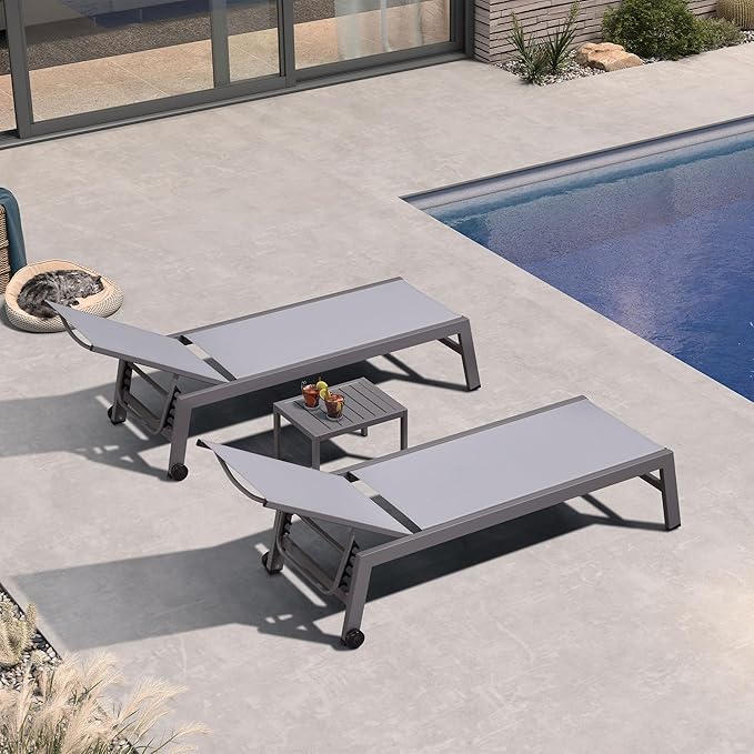 PURPLE LEAF Patio Chaise Lounge Set for 4 Outdoor Chaise Lounge Chair with Aluminum Frame and Easy-to-Move Wheels Pool Lounge Chairs for Deck Yard Poolside Table Included, Light Grey