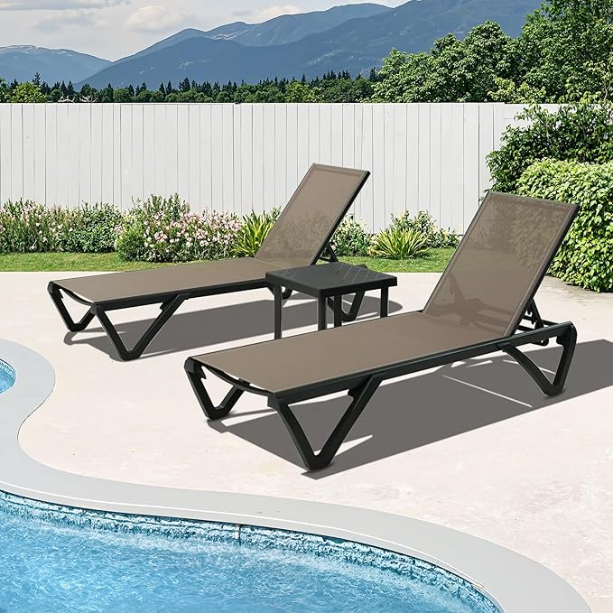 Domi Patio Lounge Chairs Set of 3, Aluminum Pool Chaise Lounge with Side Table,5 Position Adjustable Backrest and Wheels, Lounge Chairs for Pool, Garden, Beach, Backyard, Khaki