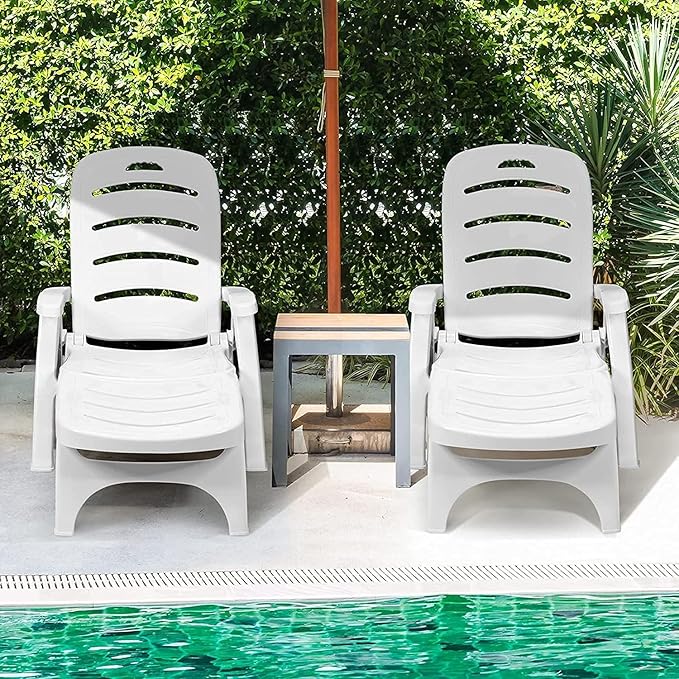 LDAILY Moccha Plastic Folding Lounge Chair, 5-Position Adjustable Chaise Lounge with 2 Rolling Wheels, Armrest, Outdoor Chaise Chair for Patio, Beach, Backyard, Poolside, Home (1, White)