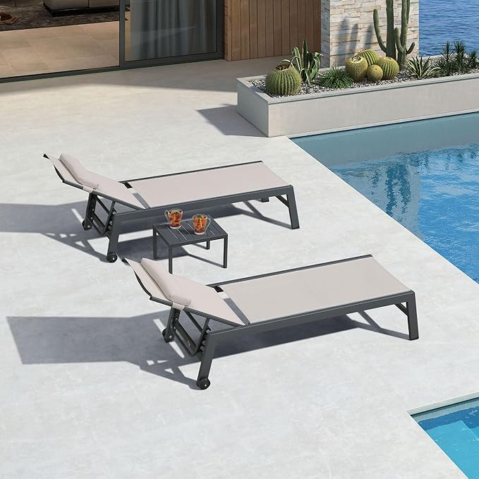 PURPLE LEAF Outdoor Lounge Chair Set Patio Chaise Pool Lounger Aluminum Frame with 2 Side Table and Wheels for Outside Sunbathing Tanning Recliner Including Pillows Beige