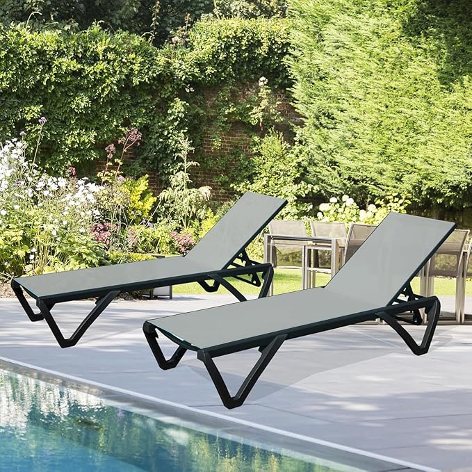 Outdoor Lounge Chairs Set of 2, Aluminum Pool Lounge Chairs with 5 Adjustable Backrest and Side Table, Full Flat Patio Lounge Chair for Sunbathing & Tanning, Poolside, Patio, Beach -Grey
