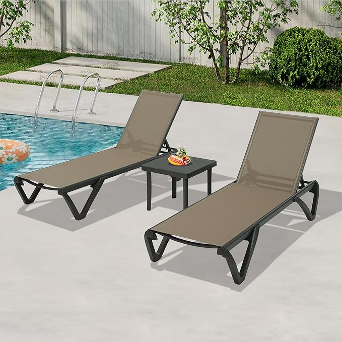 Domi Pool Lounge Chairs, Aluminum Patio Chaise Lounge with Side Table, 5 Position Adjustable Backrest and Wheels, All Weather Outdoor Lounge Chairs for Beach, Yard, Balcony, Poolside, Khaki