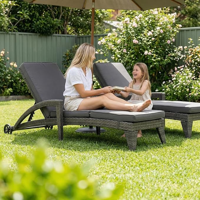 Chaise Lounge Chairs Set of 2, Upholstered 4-Positions Adjustable Lounge Chairs, Wicker Outdoor Long Reclining Chaise Lounge Set Pool Lounge Chairs with Wheels for/Deck/Beach/Yard, Grey