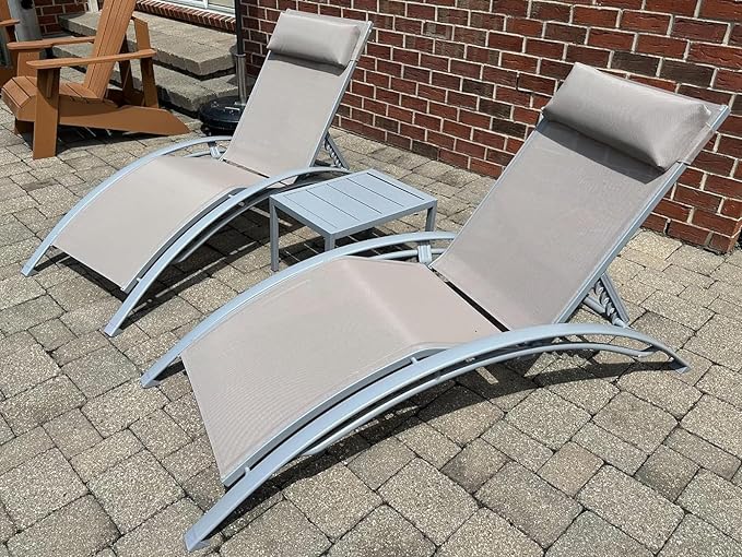 Domi Pool Lounge Chairs Set of 2 with Side Table, Aluminum Adjustable Outdoor Chaise Lounge, All Weather Poolside Chairs for Deck Lawn Poolside, Textilene (Khaki)