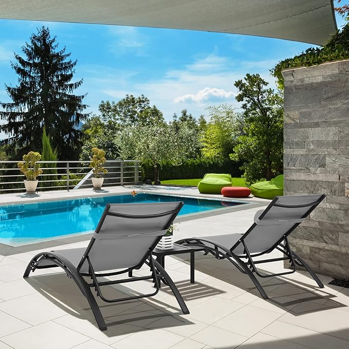 AthLike 3 pcs Poolchairs Patio Chaise Lounge Set with Headrest, 5-Level Adjustable Sunbathing Tanning Poolside Recliner Chairs with Side Table for Outdoor Beach (Grey)