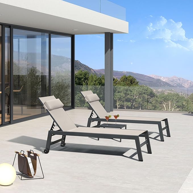 PURPLE LEAF Outdoor Lounge Chair Set Patio Chaise Pool Lounger Aluminum Frame with 2 Side Table and Wheels for Outside Sunbathing Tanning Recliner Including Pillows Beige