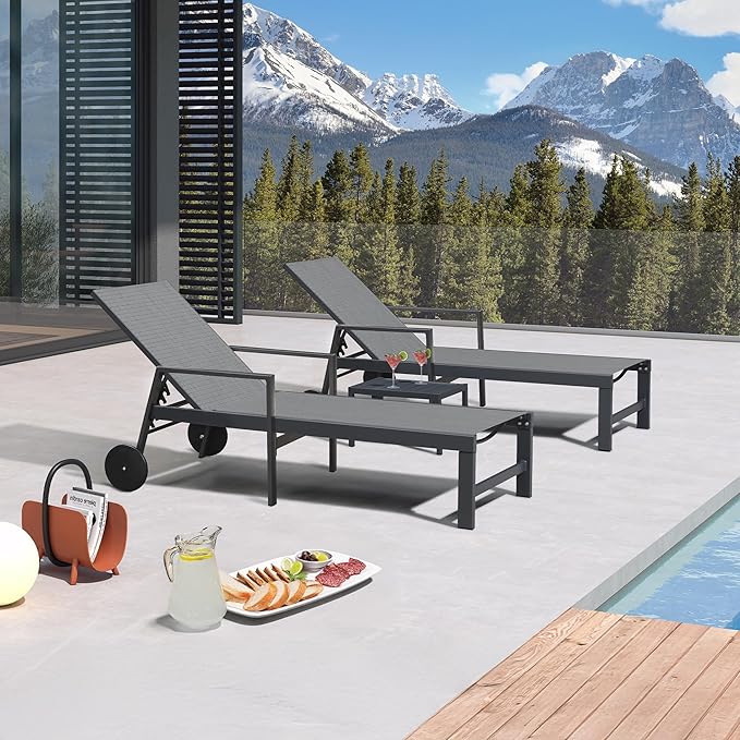 PURPLE LEAF 3 Pieces Outdoor Chaise Lounge Aluminum Patio Lounge Chair with Wheels and Armrests Outdoor Lounge Recliner Chair for Pool Backyard (2 Mixed Grey Lounges W/Side Table)