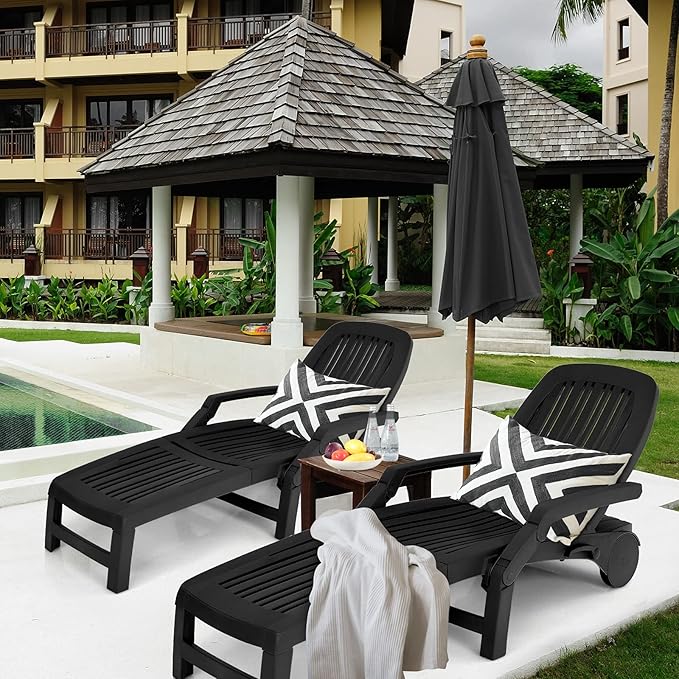 Tangkula Outdoor Chaise Lounge Chair, 5-Position Adjustable Recliner with Storage Box and Flexible Wheels, All-Weather Folding Patio Lounge Chair for Poolside, Beach and Backyard (1, Black)