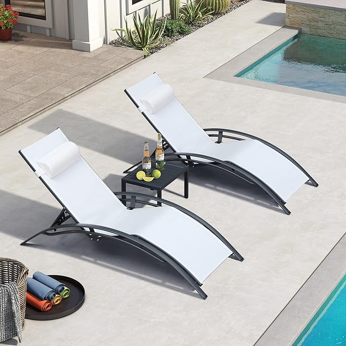 PURPLE LEAF Patio Chaise Lounge Set of 3 Outdoor Lounge Chair Beach Pool Sunbathing Lawn Lounger Recliner Outside Tanning Chairs with Arm for All Weather, Side Table Included, White