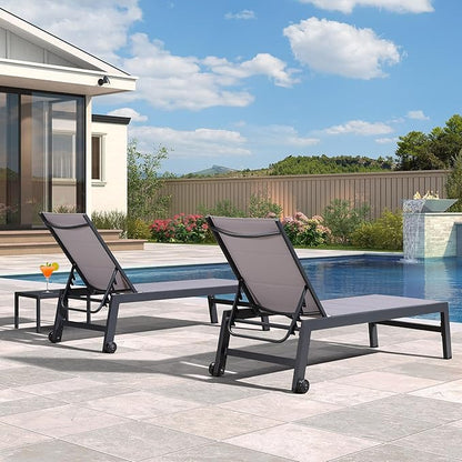 PURPLE LEAF Outdoor Chaise Lounge Set of 4 Aluminum Patio Chair with Wheels and Side Table Pool Chaise Lounge Chair for Outdoor Backyard Poolside Light Grey (4 Chairs W/Table)