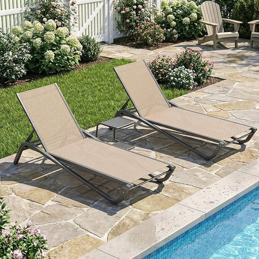 Kingdura Chaise Lounge Chair for Pool, Aluminum Outdoor Lounge Chairs with 5 Positions Recliner, Lightweight Pool Lounger Lounge Chairs for Outside Patio Deck Poolside (Khaki, 2 Chairs & 1 Table)
