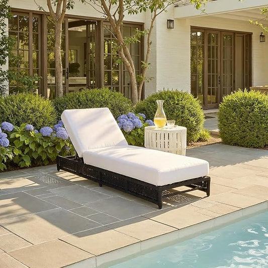 SAFAVIEH Outdoor Patio Furniture Collection – Callan Black Rope & White Cushion Lounger, Fully Assembled Outdoor Chaise, Modern Low-Profile Design (PAT7546B)