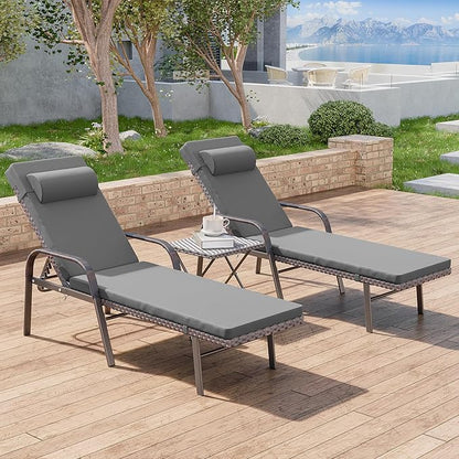 3 Pieces Patio Chaise Lounge Set Outdoor PE Rattan Armrest Lounge Chair Adjustable Backrest Reclining Chair with Folding Table and Cushion for Patio Poolside Backyard Porch Beach(Grey)