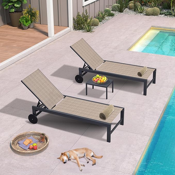 PURPLE LEAF Chaise Lounge Chair with Wheels for Outside 4 Pieces Aluminum Outdoor Lounge Chairs with 5 Adjustable Position Recliner for Patio Beach Yard Pool Side Table Included Camel