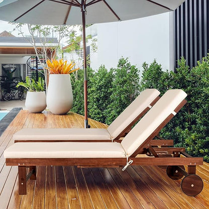 JONATHAN Y PAT1003B Seabrook 69 x 24 Inch Outdoor Acacia Wood Lounger with Cushion, 5-Position Back, Slide Table & Wheels for Garden, Lawn, Backyard, Pool, Deck, Beach, Firepit, Light Brown