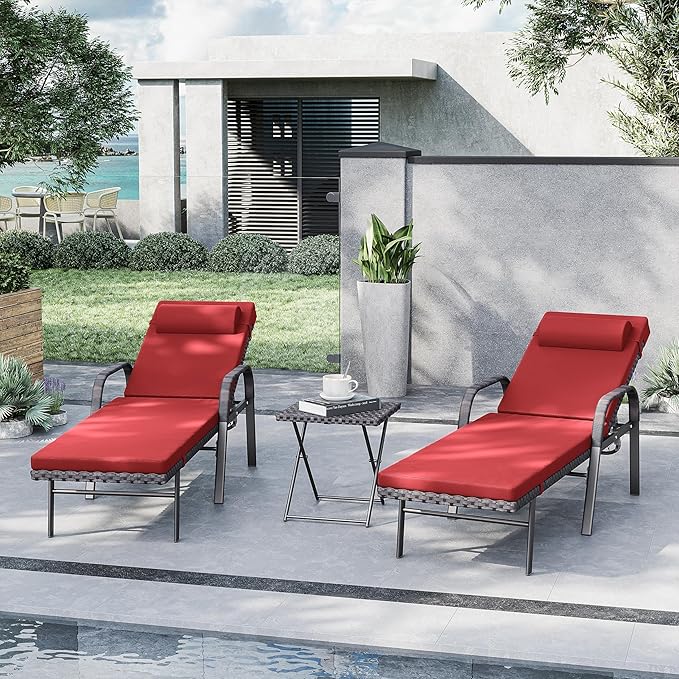 Kurapika Patio Chaise Lounge Set 3 Pieces Outdoor Lounge Chair, Rattan Reclining Chair Adjustable Backrest, Pool Sunbathing Recliners with Folding Table for Poolside Beach, Red